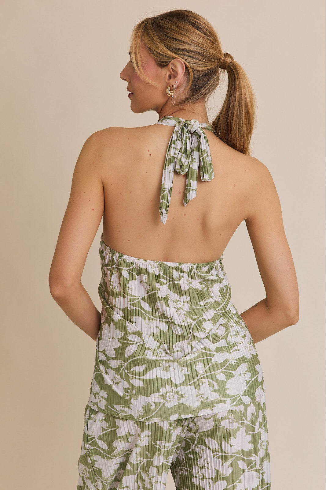 Halter Neck O-Ring Green Floral Print Pleated Top