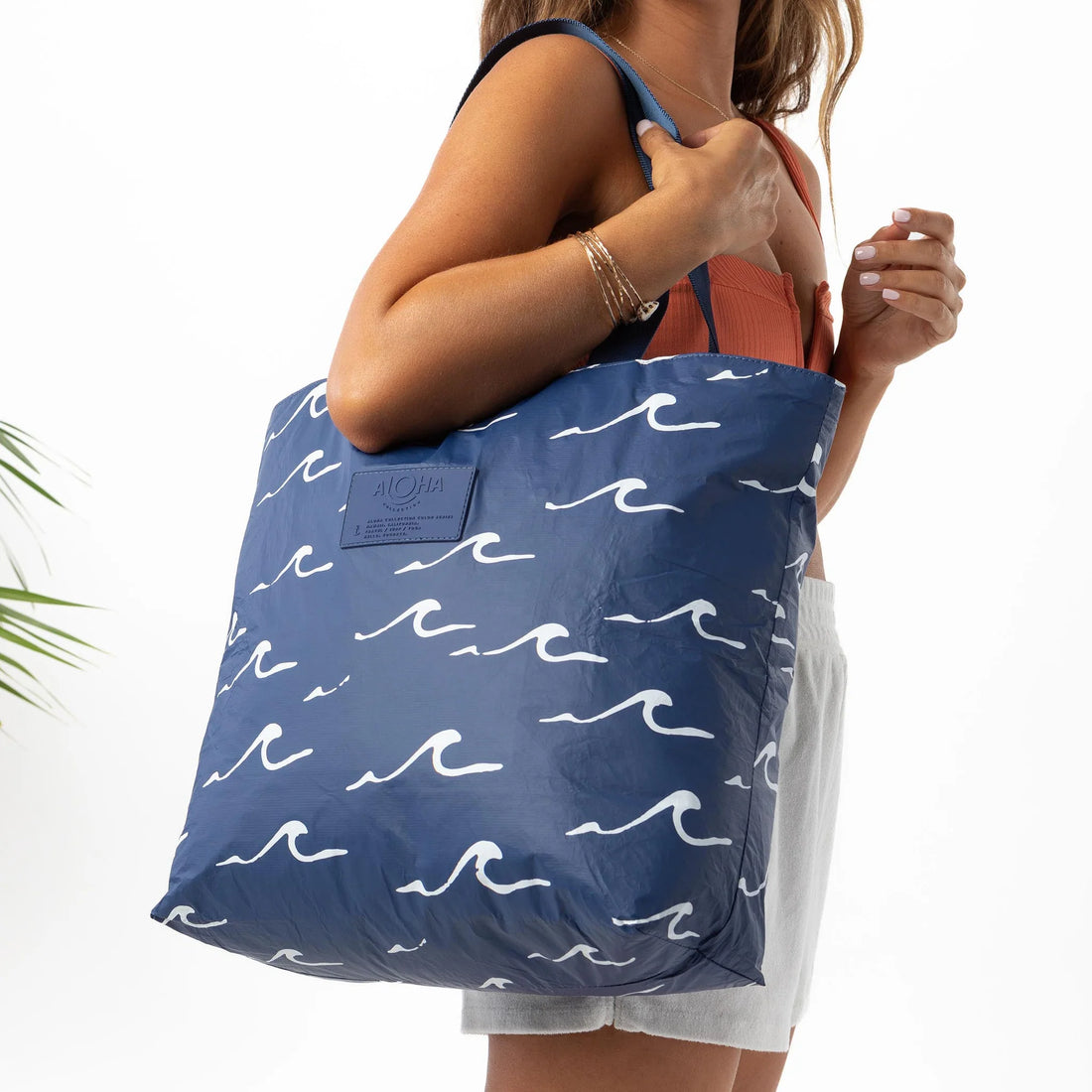 Seaside Day Tripper: White/Navy