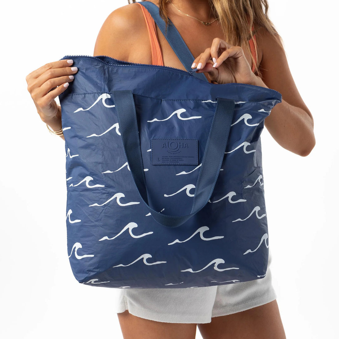 Seaside Day Tripper: White/Navy