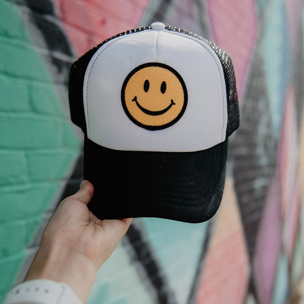 Black & White Yellow Smile Trucker Hat – True Boutique display picture 1