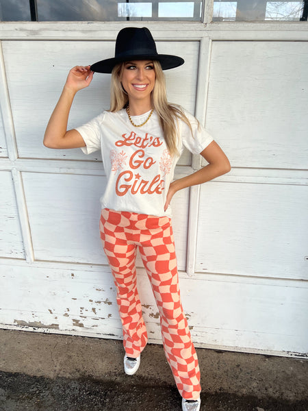 Checked pants, Let's Go Girls, Cowgirl Black Hat, Spring Must Haves, Spring Break, Hot Look, Hot girl, Felt hat, fashion, spring, summer, orange checked, graphic tee