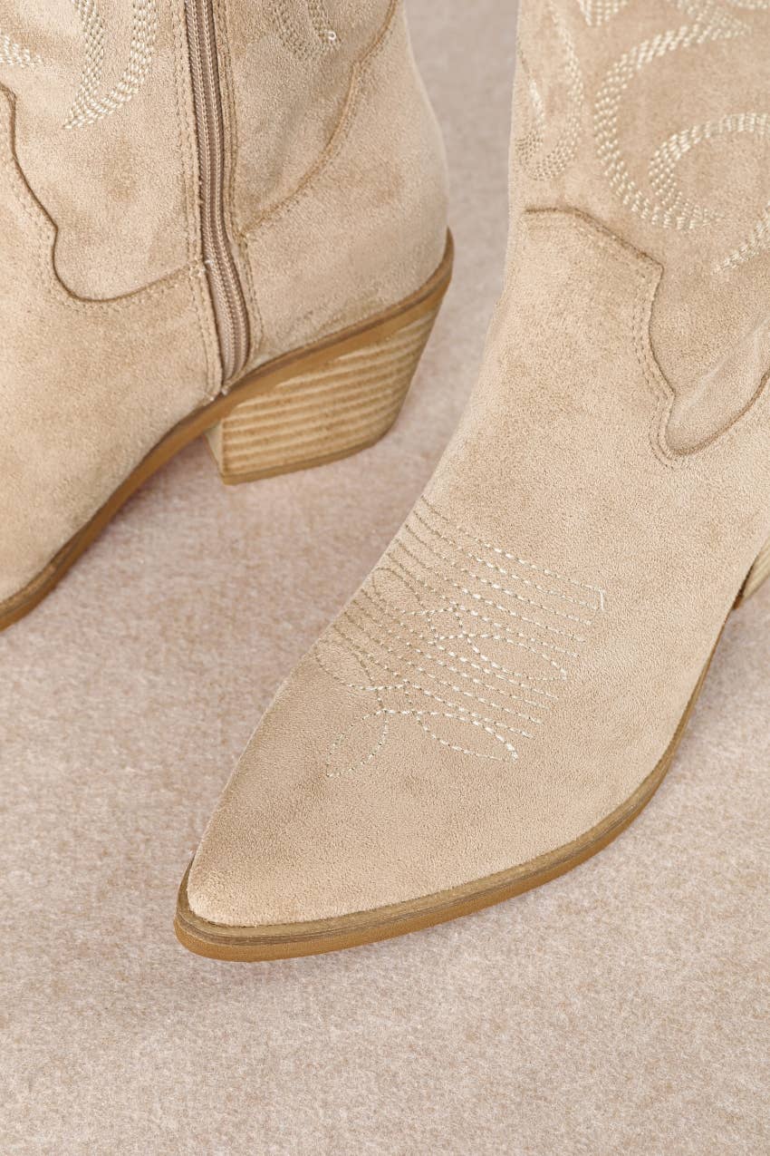 GIADA Classic Embroidered Boot