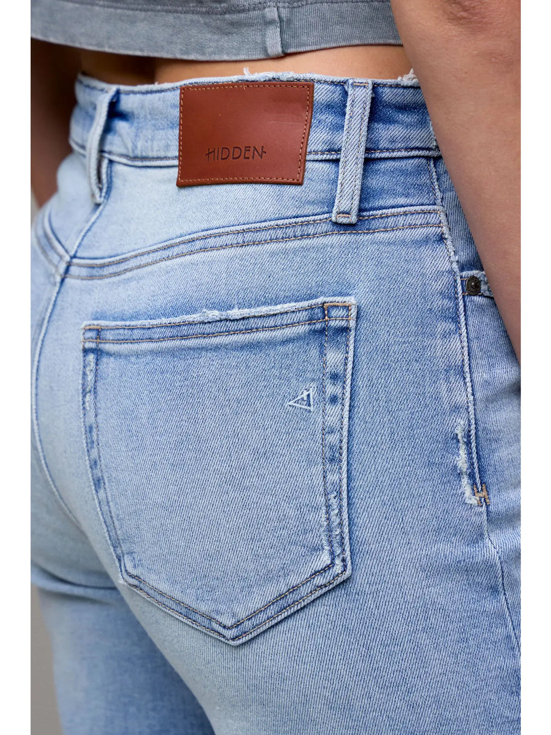 ELLA - Medium Cropped Classic