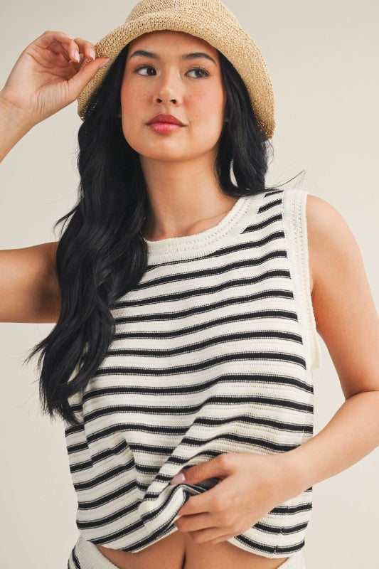 Black and White Lined Set