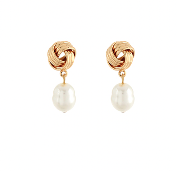Pearl Drop Earring
