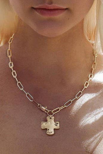 CROSS FRONT TOGGLE NECKLACE GOLD
