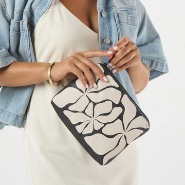 SMALL POUCH - Wavy Black/Sandstone
